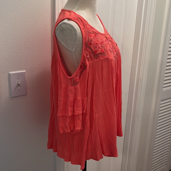 Democracy cold shoulder coral blouse - Picture 2 of 6